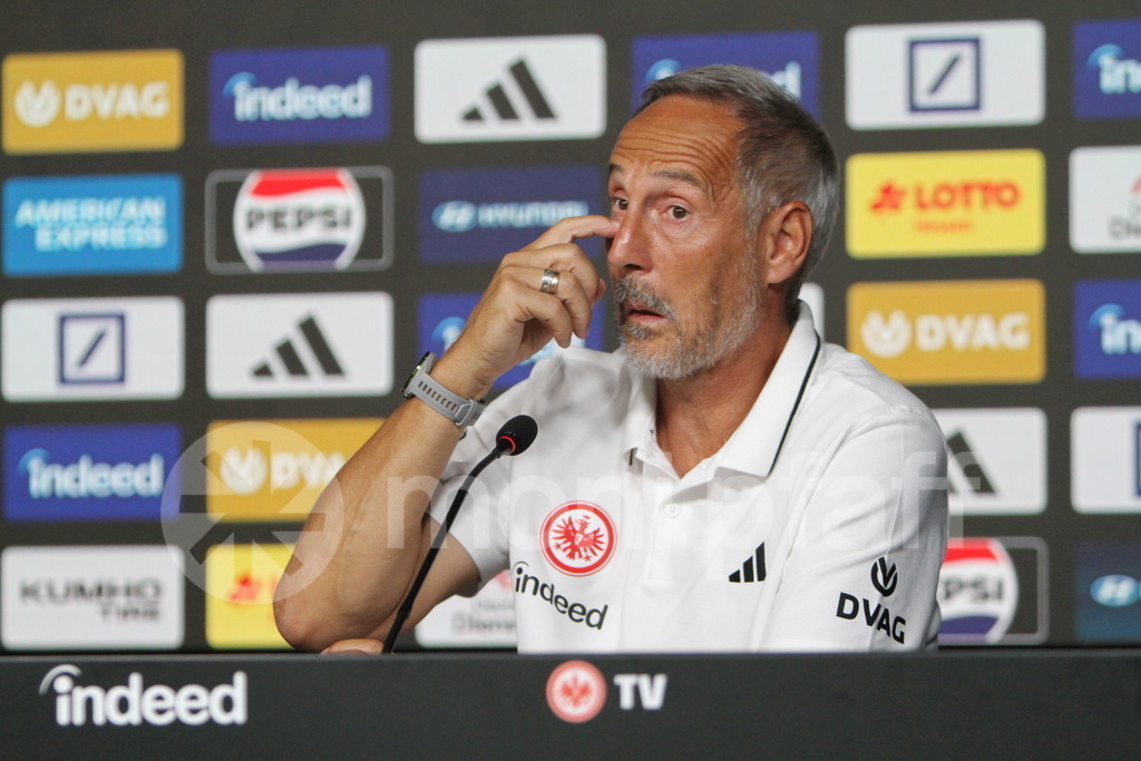 Adi Hütter * Trainer Eintracht Frankfurt kam zu spät zur PK | Online-Shop | monipfaff.de - Realisiert mit Pictrs.com