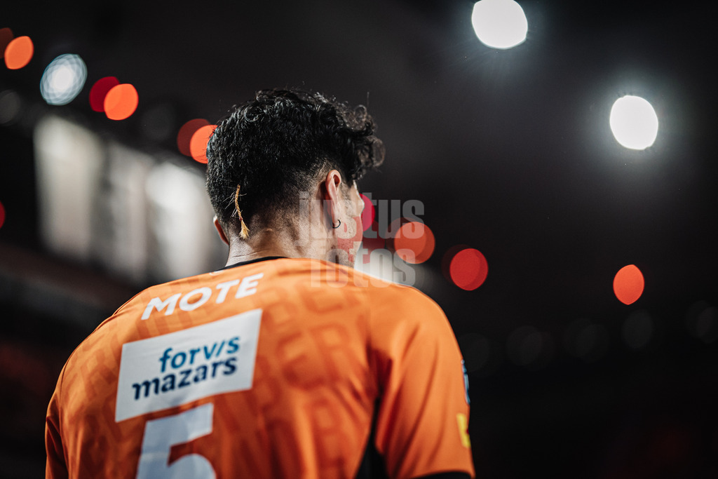 Volleyball | Herren | Saison 2024/2025 | 1. Volleyball Bundesliga Männer | Finale | BERLIN RECYCLING Volleys vs. SVG Lüneburg | 03.05.2025 | Der Zopf im Haar von Nehemiah Mote (#5, Berlin Recycling Volleys)