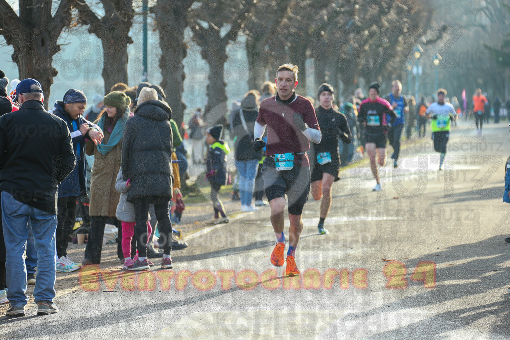 241231_1151_EX1_2696 | Sportfotografie im Rhein-Sieg Kreis, Köln, Bonn, NRW, Rheinland Pfalz, Hessen, etc. Unser Tätigkeitsfeld umfasst den Laufsport vom Volkslauf über den Marathon, Duathlon, Triathon bis zum Ultralauf wie Kölnpfad Ultra oder Schindertrail.