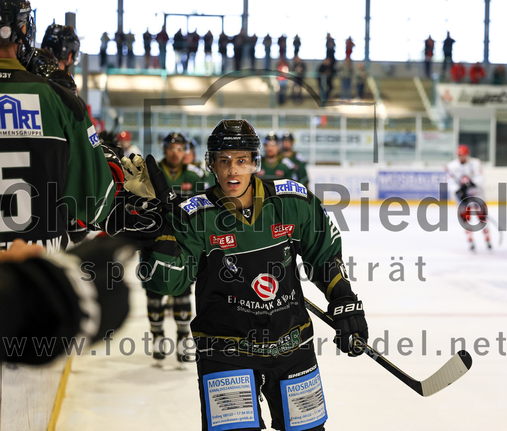 2022-09-25_065_TSV_Erding_gegen_EHC_Klostersee | Erding, Deutschland, 25.09.2022:
Eishockey, Bayernliga 2022 / 2023, Testspiel, TSV Erding gegen EHC Klostersee, Endergebnis: 8:2

Foto: Christian Riedel / fotografie-riedel.net