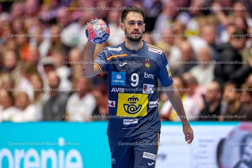 EHF17012601125 | 17.01.2026, Handball, Men's EHF EURO 2026, Österreich - Spanien, Jyske Bank Boxen in Herning, Dänemark, Preliminary Round:  Ian Tarrafeta Serrano (Espania #09) 