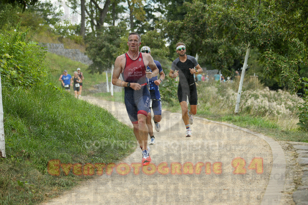 250824_1353_EX1_4136 | Sportfotografie im Rhein-Sieg Kreis, Köln, Bonn, NRW, Rheinland Pfalz, Hessen, etc. Unser Tätigkeitsfeld umfasst den Laufsport vom Volkslauf über den Marathon, Duathlon, Triathon bis zum Ultralauf wie Kölnpfad Ultra oder Schindertrail.