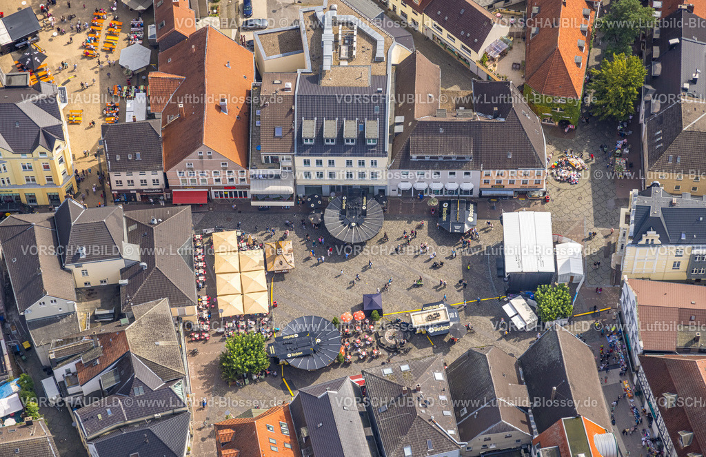 Unna230901044 | Luftbild, Stadtfest Unna 2023, Außengastronomie am Marktplatz, Unna, Ruhrgebiet, Nordrhein-Westfalen, Deutschland