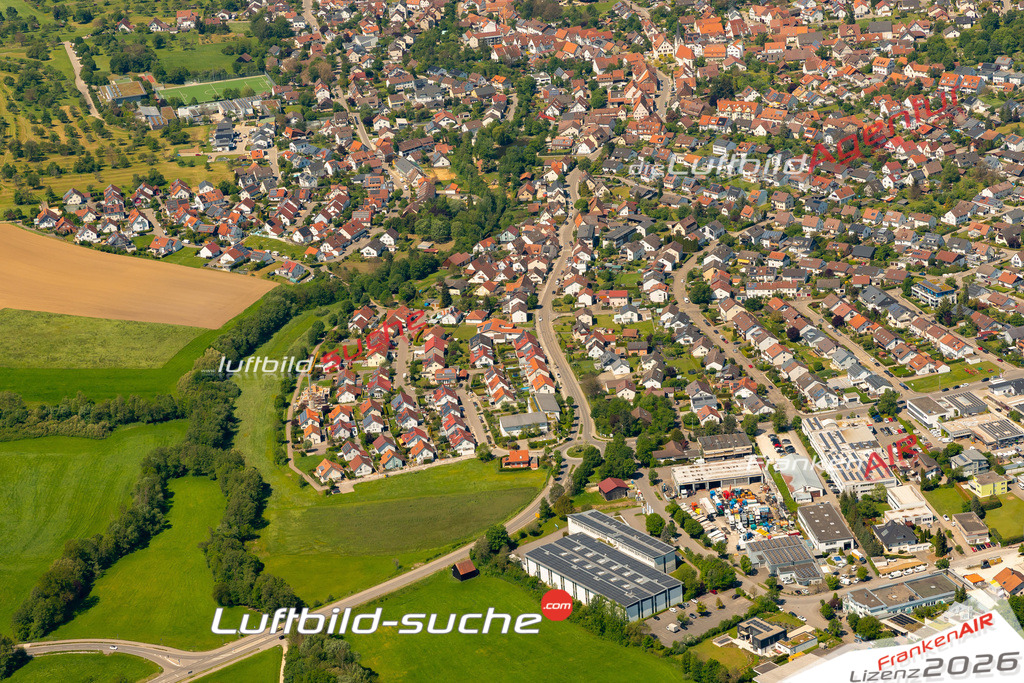 Das Luftbild zeigt :  Schlierbach - Die Luftaufnahme wurde 2024 vom UL-Flugzeug aus erstellt ( keine Drohne ) - Hochauflösende Luftaufnahme - Für grossformatige Ausdrucke geeignet. Die Geschenkidee !Mit Lizenz und Bildrechte bestellbar