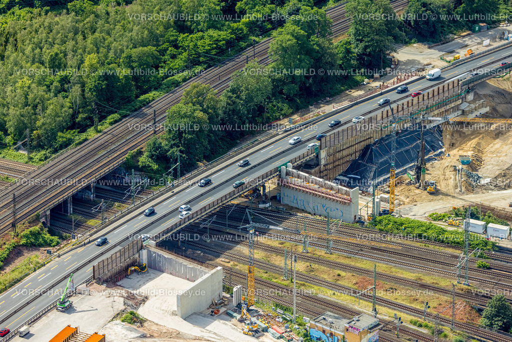 Duisburg240705470-Mitte | Luftbild, Kreuz Kaiserberg Baustelle, Straßenverkehr Autobahn A3 und Autobahn A40, Autobahnkreuz und Eisenbahngleise mit Brücken, Duissern, Duisburg, Ruhrgebiet, Nordrhein-Westfalen, Deutschland