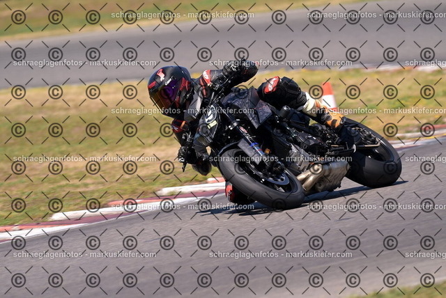 26bt04-1978 | markuskiefer.com - Realisiert mit Pictrs.com