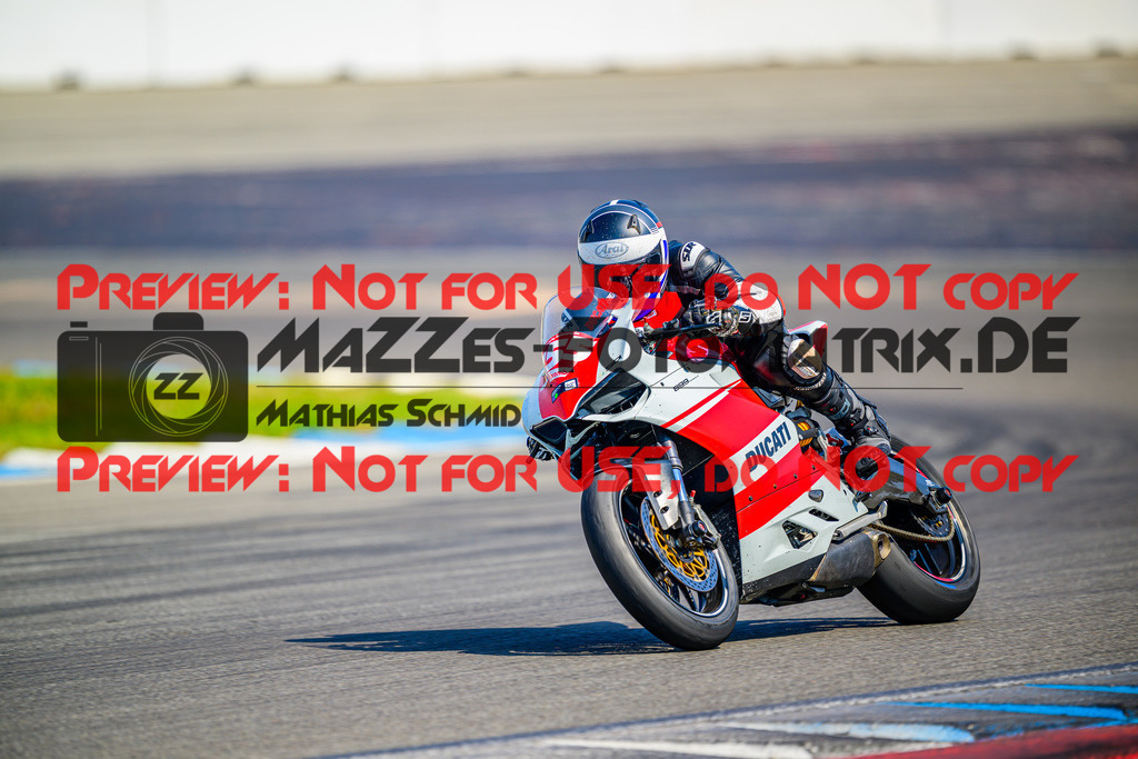 MaZZes_Fotomatrix_20250816_6007705_9023 | WEISS