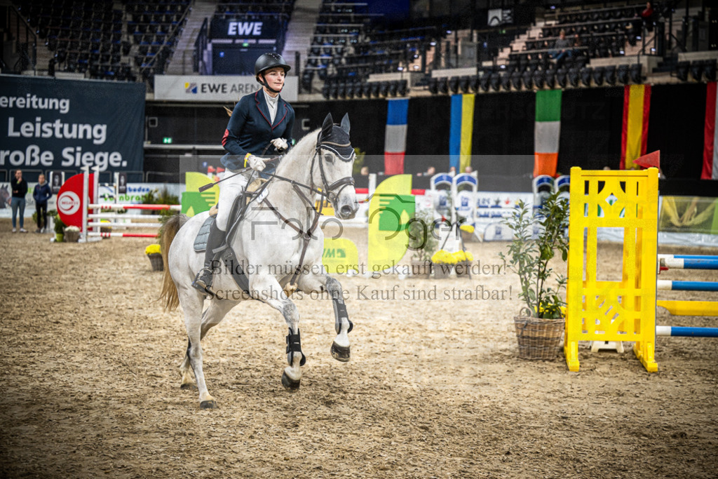 DOS_2035 | Entdecke hochwertige Reitturnierfotos von Foto Oger. Professionell, emotional und authentisch – jetzt Lieblingsmomente im Shop bestellen.Deutschlandweite Turnierfotografie. - Realisiert mit Pictrs.com