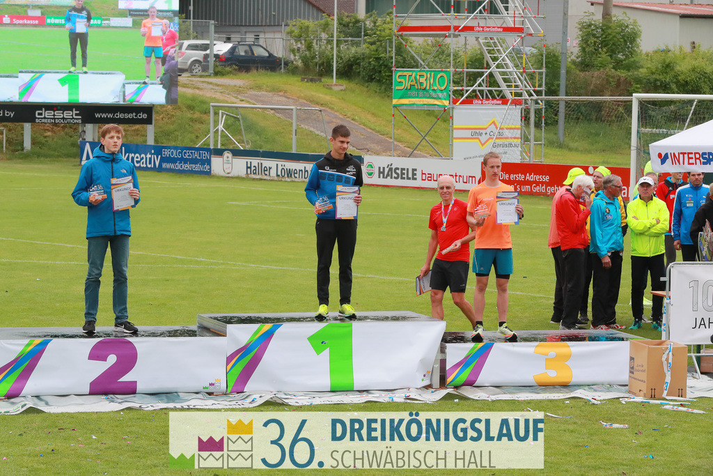Siegerehrung Optima Sport Park | 3königslauf 2022 Siegerehrung - Realisiert mit Pictrs.com