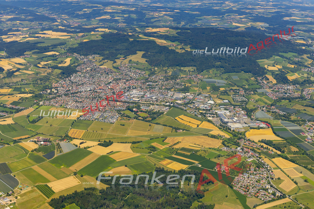 Aktuelles Luftbild von  Markdorf - Die Luftaufnahme wurde 2022 mittels UL-Flugzeug erstellt ( keine Drohne ) - hochauflösende Kamera-Systeme von  Canon -Beste Qualität - Für grossformatige Ausdrucke geeignet. Die Geschenkidee !