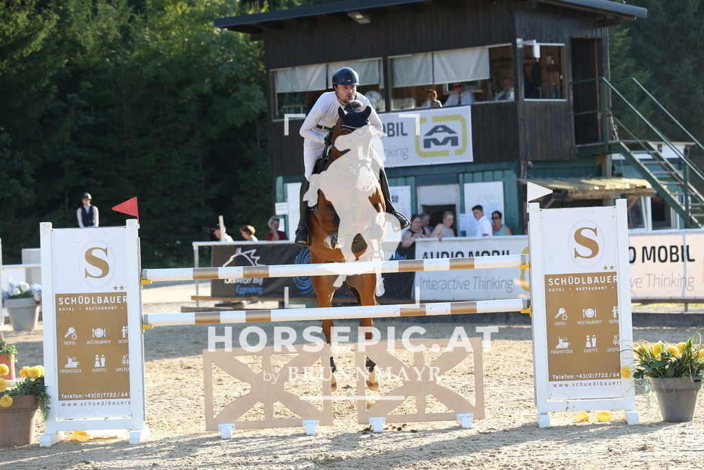 DL2Q0875 | Willkommen bei Brunnmayr - Design & Fotografie – Ihrem Spezialisten für Reitturniere und Pferdeveranstaltungen in Oberösterreich, Salzburg und Bayern! Seit über 17 Jahren sind wir leidenschaftlich dabei.