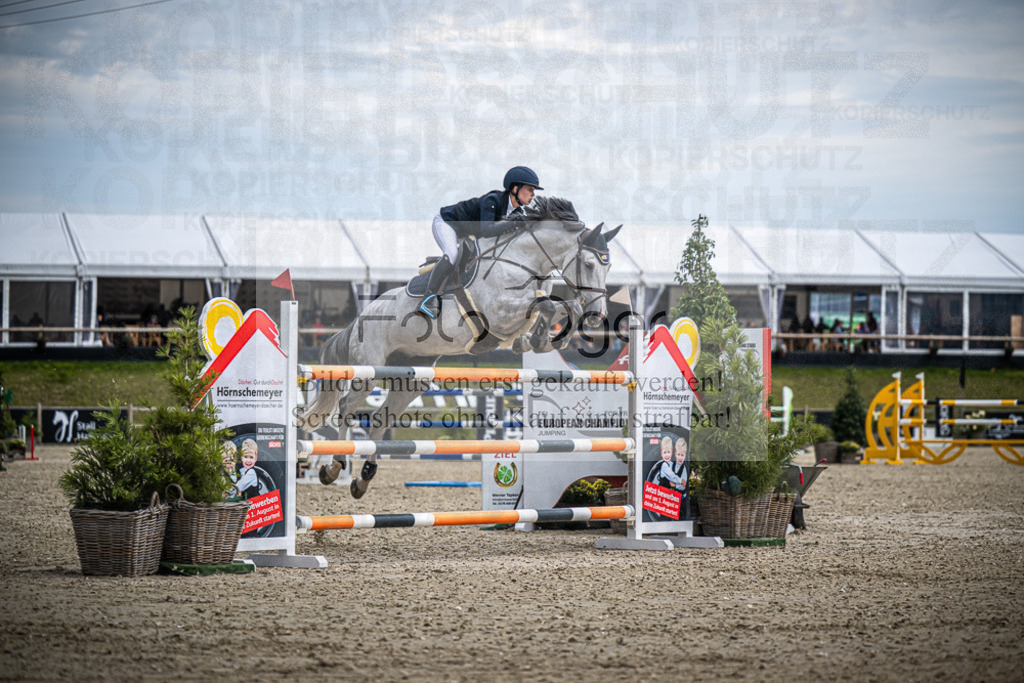 DOS_5302 | Entdecke hochwertige Reitturnierfotos von Foto Oger. Professionell, emotional und authentisch – jetzt Lieblingsmomente im Shop bestellen.Deutschlandweite Turnierfotografie. - Realisiert mit Pictrs.com