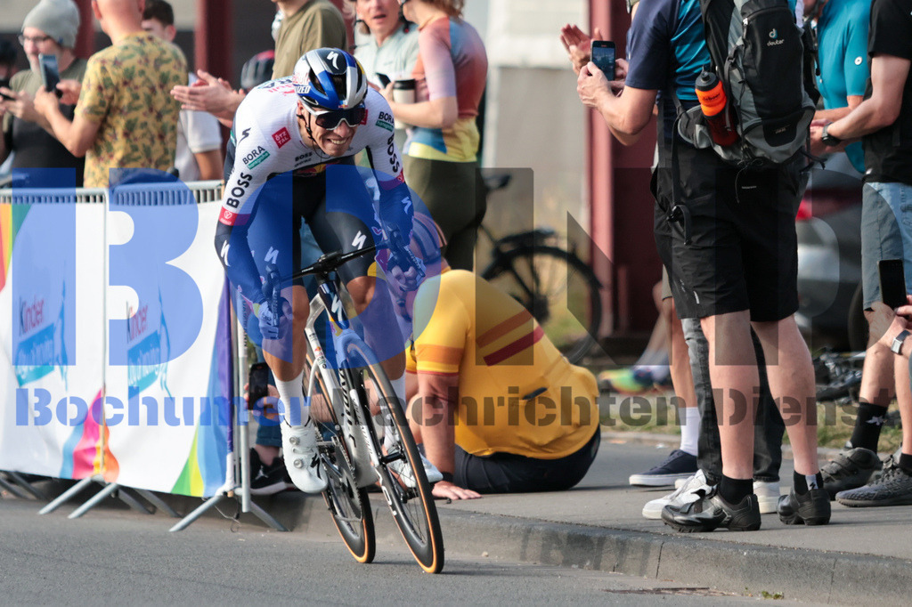 SES_DEUTOU20250820-157 | bond - Realisiert mit Pictrs.com