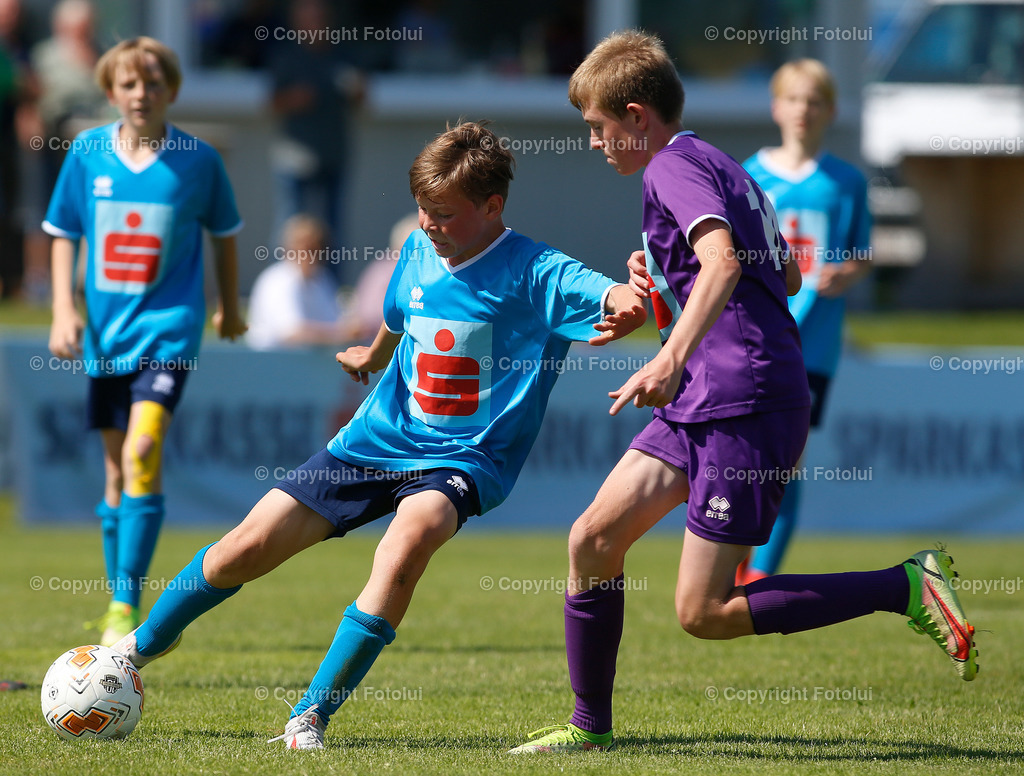 A_LUI_010622_62 | SPORT,FUSSBALL,SPARKASSE SCHUELERLIGA LANDESFINALE 2022 PETTENBACH 01.06.2022 IM BILD: (LAMBACH VIOLETT) UND (ROHRBACH BLAU) FOTO.FOTOLUI
