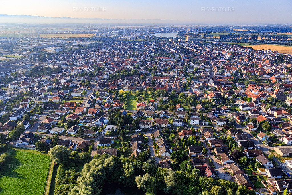 Luftbild: Langwattstr in Biebesheim am Rhein im Bundesland Hessen in Deutschland. Foto: IMG_091362.jpg vom 07.07.2016 durch Werner Riehm/FLY-FOTO.de
