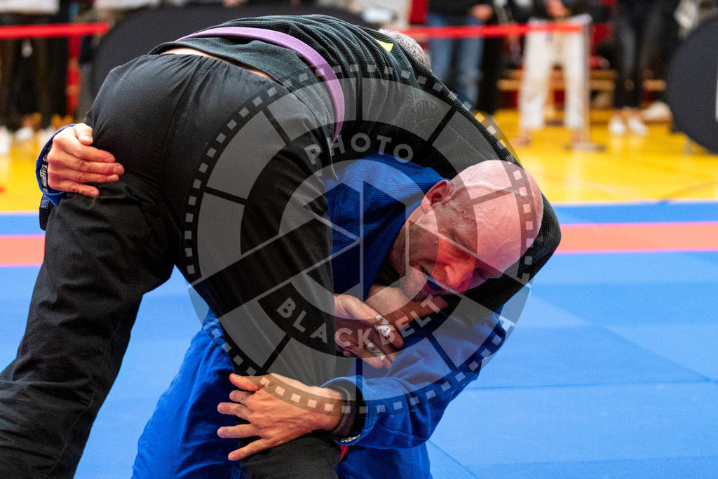 20231118PBB11025 | Fighters compete during the AJP Tour 600 Frankfurt Championship in Frankfurt/Main, Germany, on November 18, 2023.