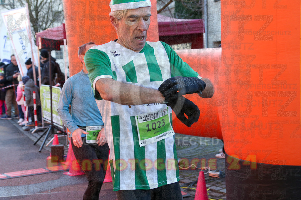 241201_1049_EX1_8806 | Sportfotografie im Rhein-Sieg Kreis, Köln, Bonn, NRW, Rheinland Pfalz, Hessen, etc. Unser Tätigkeitsfeld umfasst den Laufsport vom Volkslauf über den Marathon, Duathlon, Triathon bis zum Ultralauf wie Kölnpfad Ultra oder Schindertrail.