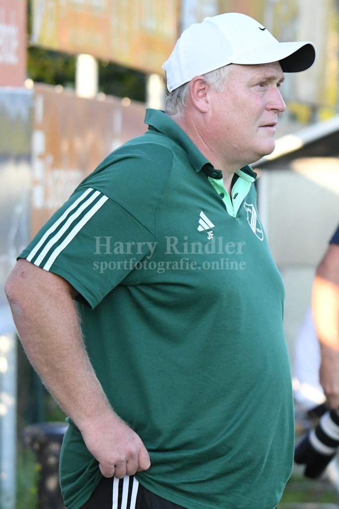 Bezirksliga Ost: SpVgg Ruhmannsfelden : FC Künzing | Jochen Freidhofer  (Trainer SpVgg Ruhmannsfelden) - Realisiert mit Pictrs.com