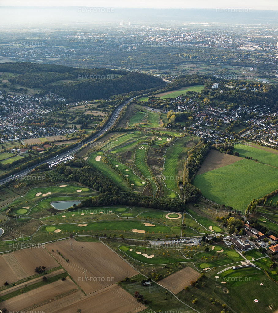 Luftbild: Glofclub Karlsruhe GOLF-absolute im Ortsteil Hohenwettersbach in Karlsruhe im Bundesland Baden-Württemberg in Deutschland. – Foto: IMG_160030.jpg vom 16.10.2026 durch Werner Riehm/FLY-FOTO.de – Auflösung des Originals: 3414 x 3849 px
