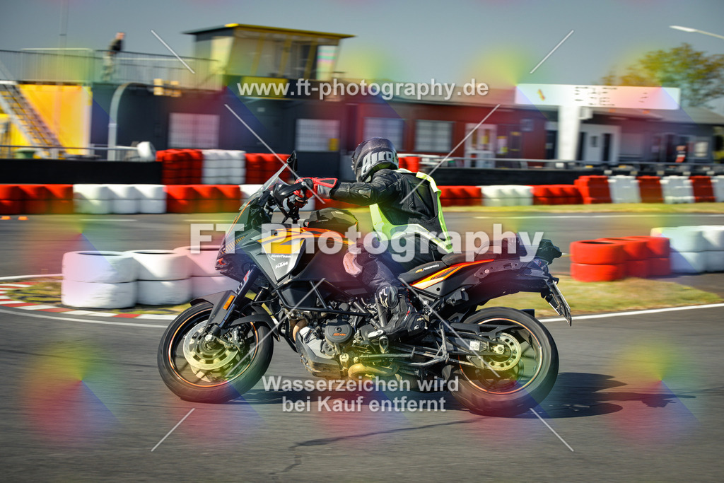 OBK_Mai_Volker_Adam-10379 | Hier findet Ihr Bilder von Touristenfahrten auf der Nürburgring Nordschleife oder von anderen Veranstaltungen die ich besucht habe. Viel Spass beim Durch Schauen 