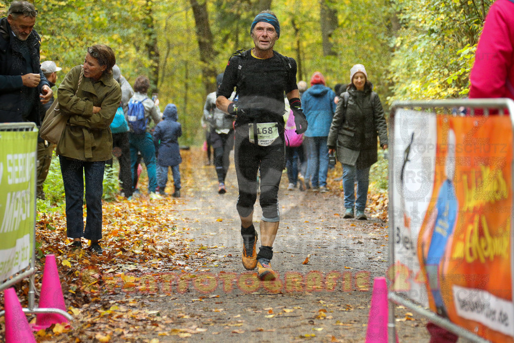 251026_1318_EX1_3137 | Sportfotografie im Rhein-Sieg Kreis, Köln, Bonn, NRW, Rheinland Pfalz, Hessen, etc. Unser Tätigkeitsfeld umfasst den Laufsport vom Volkslauf über den Marathon, Duathlon, Triathon bis zum Ultralauf wie Kölnpfad Ultra oder Schindertrail.