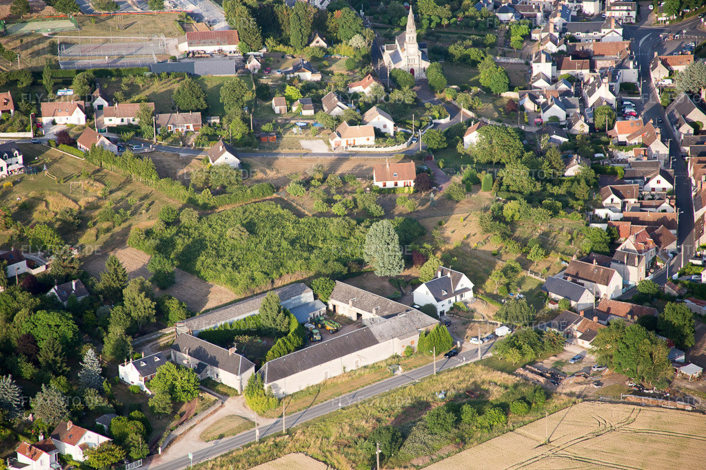 Luftbild: Ortsansicht in Candé-sur-Beuvron im Bundesland Loir-et-Cher in Frankreich. Foto: IMG_082472.jpg vom 20.06.2015 durch Werner Riehm/FLY-FOTO.de