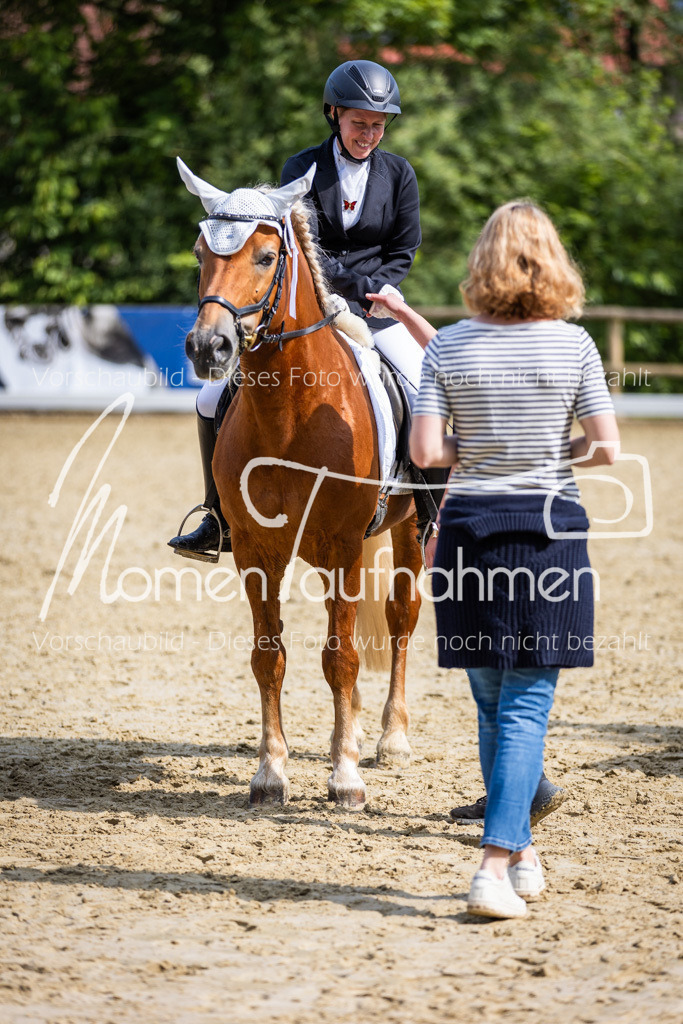 Donop24-A2-Dre-088 | MomenTaufnahmen Pferdesportfotos