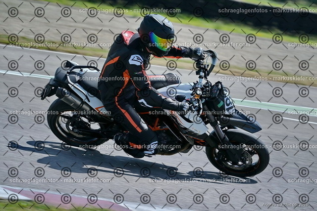 26BT02-1083 | markuskiefer.com - Realisiert mit Pictrs.com