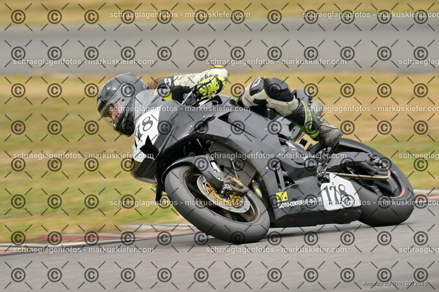 25bt05-1343 | markuskiefer.com - Realisiert mit Pictrs.com