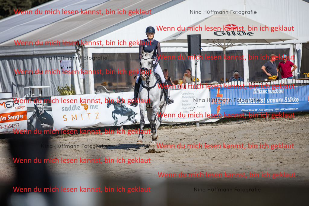 BK1A7179 | Turnierbilder Turnierfotos Nina Hüffmann Turnierfotografie Pferdefotografie Tierzeichnung Haustierzeichnung Pferdezeichnung Hundezeichnung Videograf  - Realisiert mit Pictrs.com