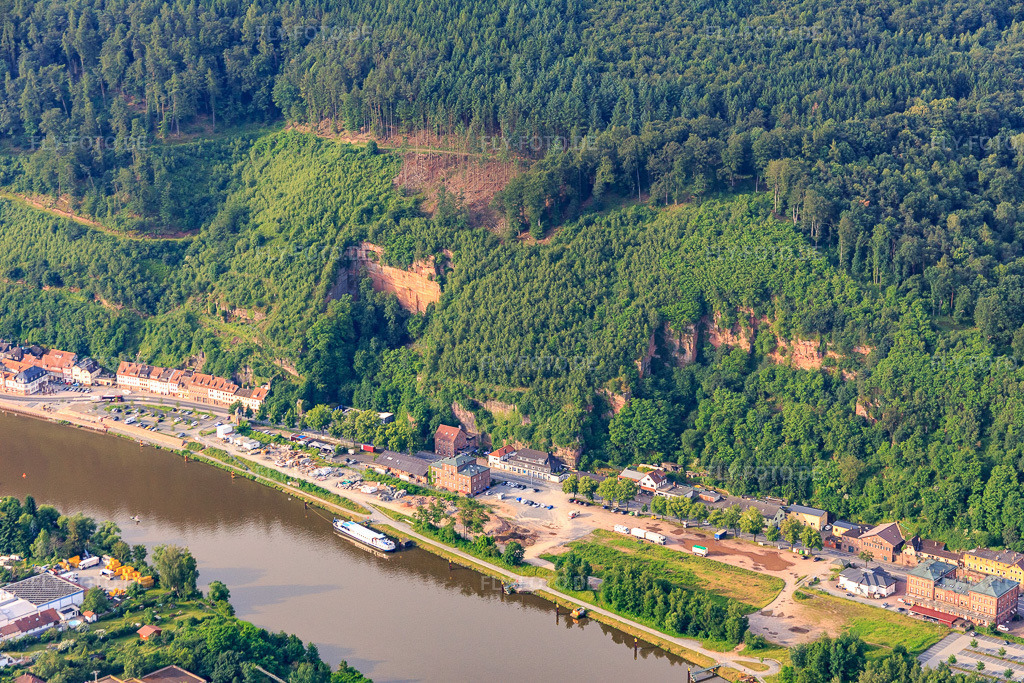 Luftbild: Mainzer Straße in Miltenberg im Bundesland Bayern in Deutschland. Foto: IMG_089614.jpg vom 11.06.2016 durch Werner Riehm/FLY-FOTO.de