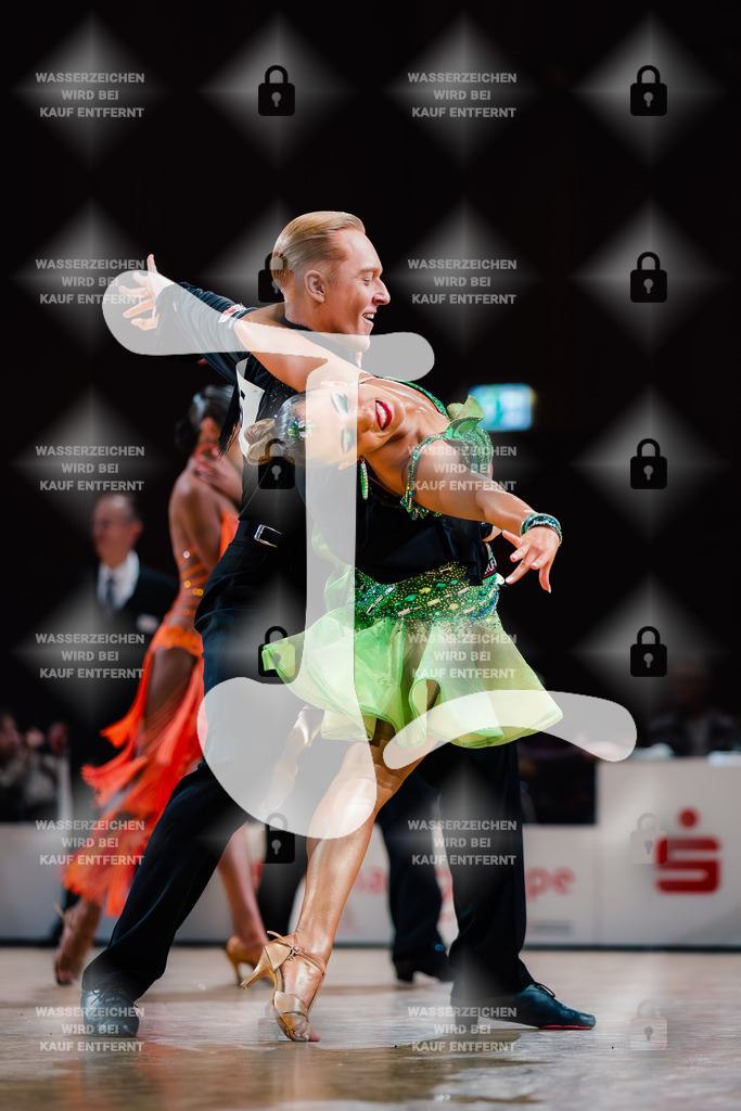 Goldstadtpokal 2025 - WDSF World Open Latin 29th (36) Kevin Baumann _ Alisa Klemm (Schwarz Weiß Club Pforzheim)-2025-01-25-6000 | Webshop for digital downloads and prints of dance sport, event & show photographer Julian Link - Realisiert mit Pictrs.com