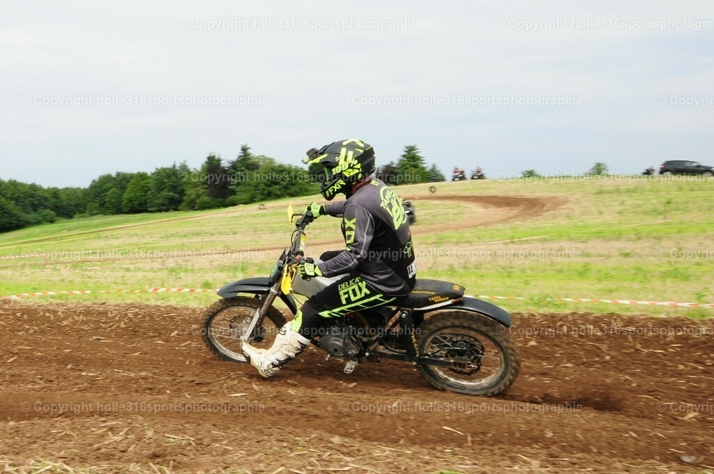 DSC_4879 (2) | Sportfotografie , Motorsport, Motoross, Reitsport, Mointainbike, Enduro,
Landschaft , Outdoor, Eventfotografie, Landschaft, Bilder online bestellen - Realisiert mit Pictrs.com