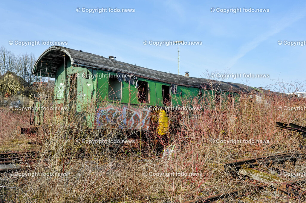 Deutschland_ Baden-Wuerttemberg_ Heilbronn_ 21.02.2025-10 | 21.02.2025, Deutschland, GER, Baden-Wuerttemberg, Heilbronn im Bild Themenbild, Stadtansichten, Ehemaliges Sueddeutsches Eisenbahnmuseum, Museum, Zug, Eisenbahn, Lost Place, aufgelassen, verwildert, Waggon
