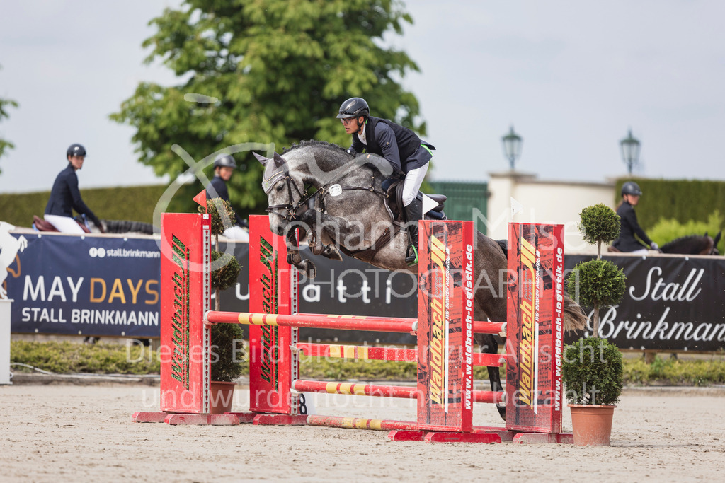 25059_MayDays_SprPf-A-202 | Deine schönsten Turniermomente als professionelle Fotos! Entdecke hochwertige Pferdesport-Fotografie im Online-Shop. Jetzt Fotos finden & bestellen!