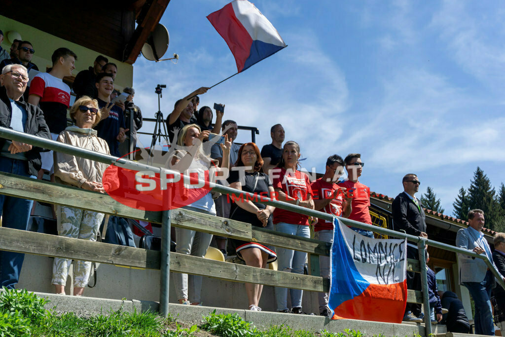 Portugal  U15 -Czech Republic U15 | Fans ; Portugal  U15 -Czech Republic U15 am 29.04.2022 in Arnoldstein
(Sportplatz), AUSTRIA, (Photo by Ernst Krawagner sport-fan.at) - Realisiert mit Pictrs.com