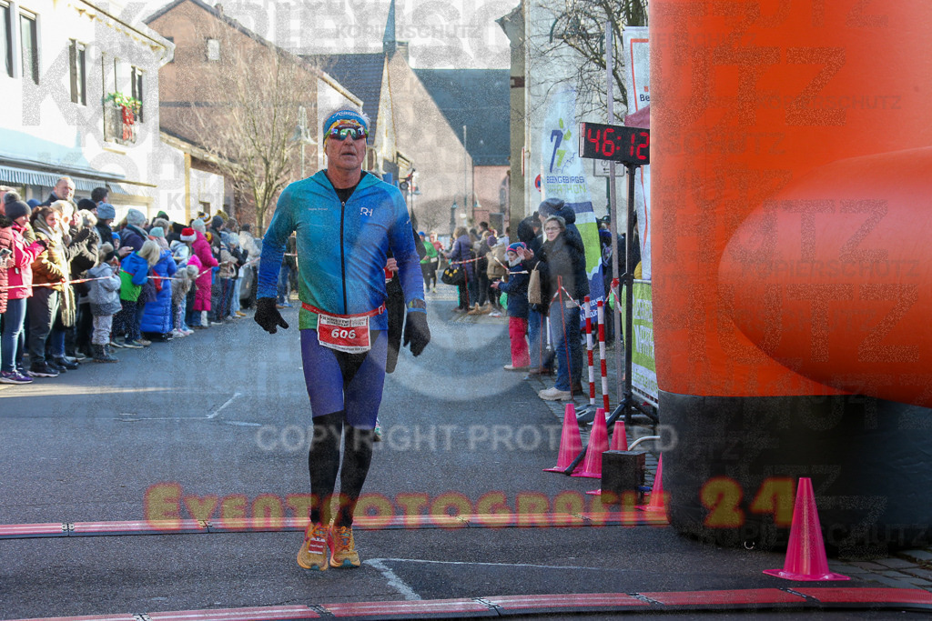 241201_1222_EX1_1872 | Sportfotografie im Rhein-Sieg Kreis, Köln, Bonn, NRW, Rheinland Pfalz, Hessen, etc. Unser Tätigkeitsfeld umfasst den Laufsport vom Volkslauf über den Marathon, Duathlon, Triathon bis zum Ultralauf wie Kölnpfad Ultra oder Schindertrail.