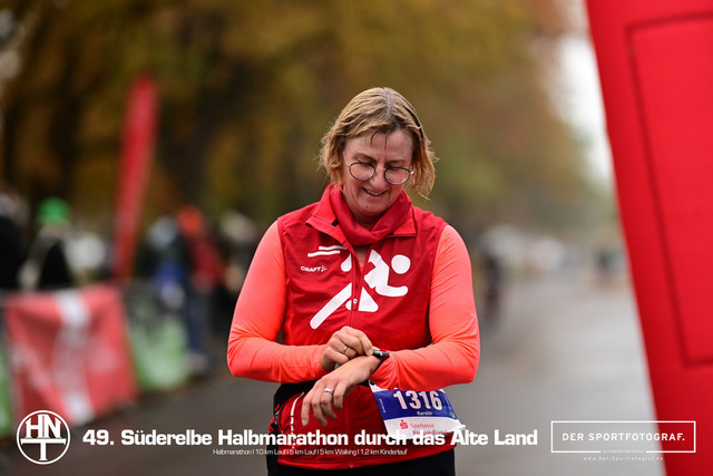 Süderelbe Halbmarathon 2025 I 09.11.2025 I Fotograf_DerSportfotograf.I 00709 | Der Sportfotograf. - Realisiert mit Pictrs.com