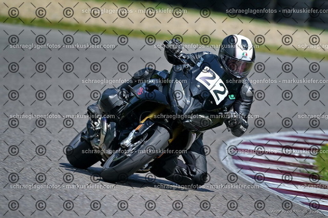 26BT02-1687 | markuskiefer.com - Realisiert mit Pictrs.com