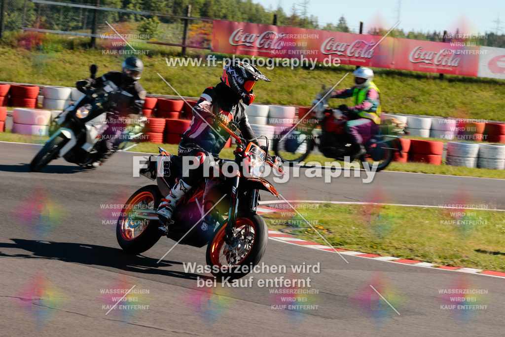 Moto-TeamOBK-21357 | Hier findet Ihr Bilder von Touristenfahrten auf der Nürburgring Nordschleife oder von anderen Veranstaltungen die ich besucht habe. Viel Spass beim Durch Schauen 