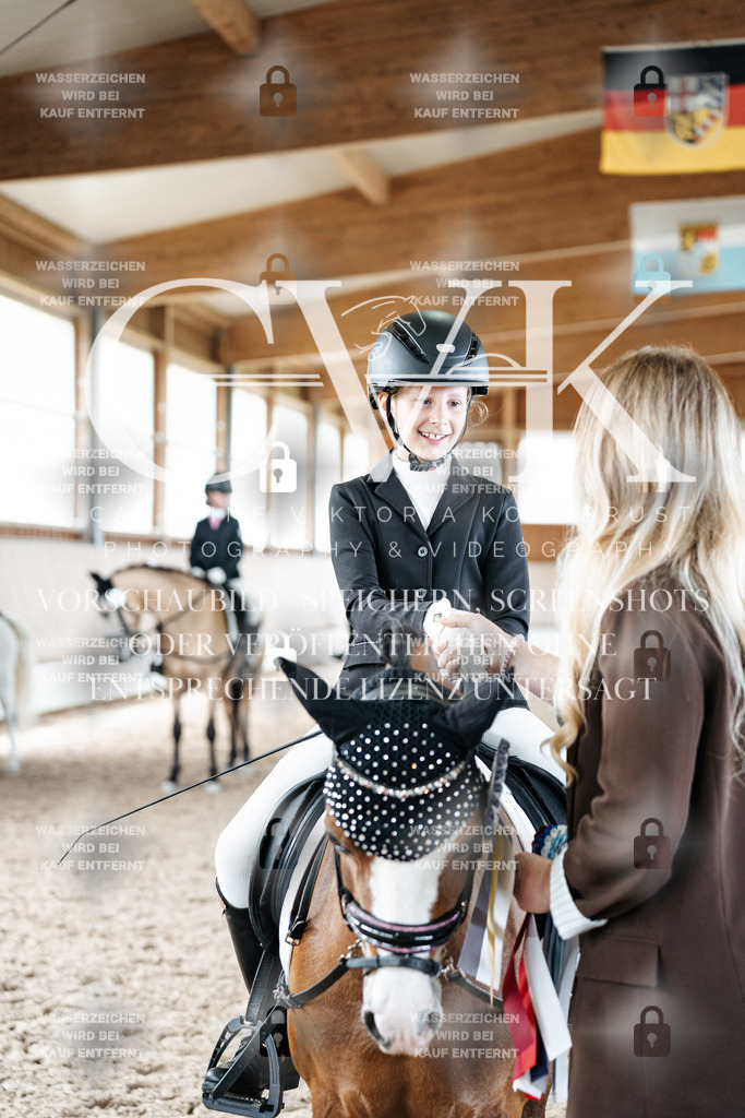 CK703359 | Turnierfotografie Pferdefotografie Trier Rheinland-Pfalz Pferdesport Reitsport Tierfotografie Sportfotografie Pferdevideo Pferdevideografie Equestrianvideography equestrianphotography  - Realisiert mit Pictrs.com
