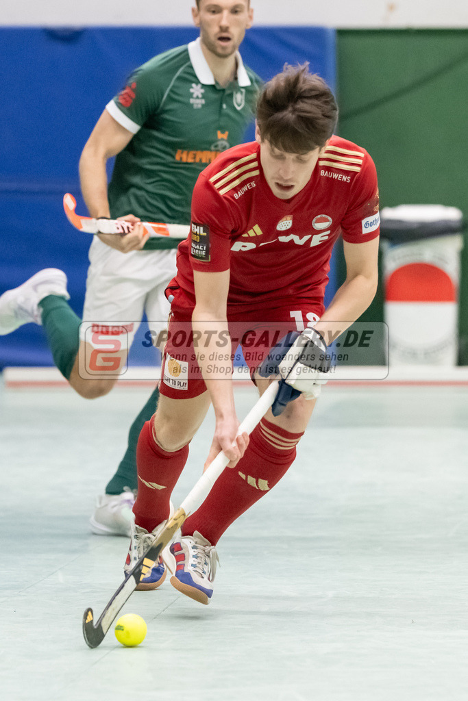 SFE_20241201_0006 | Köln, Deutschland, 01.12.2024:  Hockey 1. Bundesliga Herren Rot-Weiss Köln - HTC Uhlenhorst im KTHC Stadion Rot-Weiss Köln Tennis and Hockey Club am 01.12.2024 in Köln, Deutschland. (Foto von Stephan Fehrmann)Köln, Germany, 01.12.2024: Hockey 1. Bundesliga Herren Rot-Weiss Köln - HTC Uhlenhorst in KTHC Stadion Rot-Weiss Köln Tennis and Hockey Club at 01.12.2024 in Köln, Deutschland. (Foto from Stephan Fehrmann)