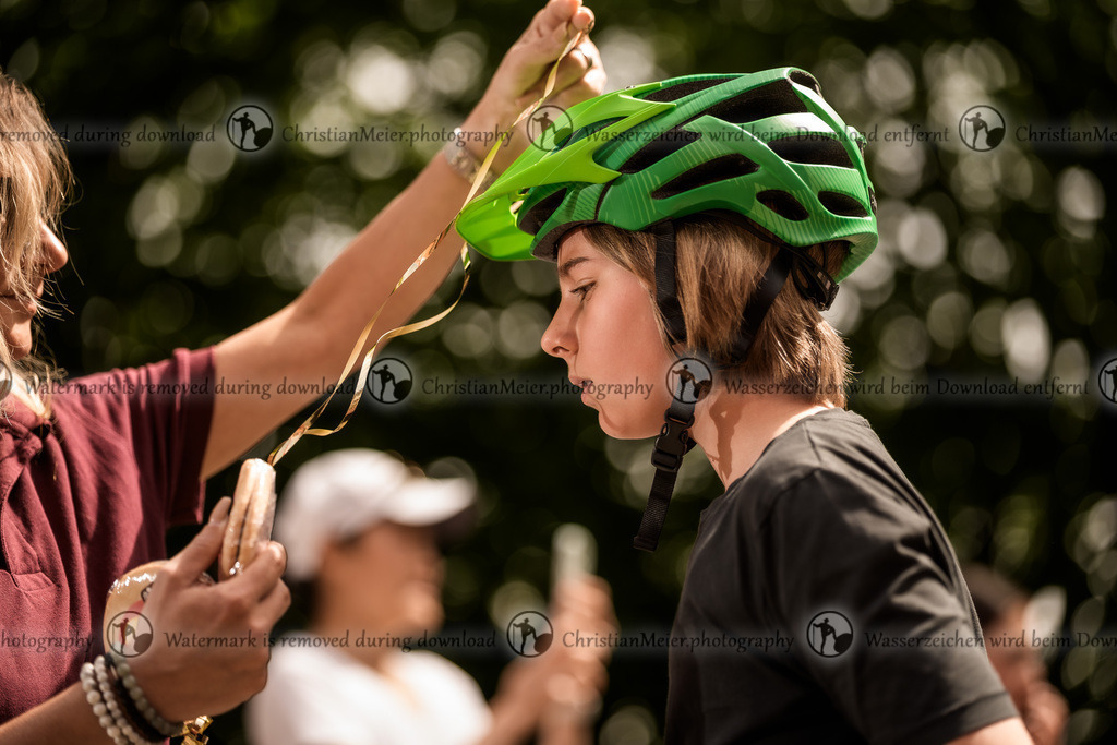 Eierlesen 2026 | Sie wurden bei einem Event oder Sportanlass fotografiert? Hier finden sie ihre Bilder! - Realisiert mit Pictrs.com