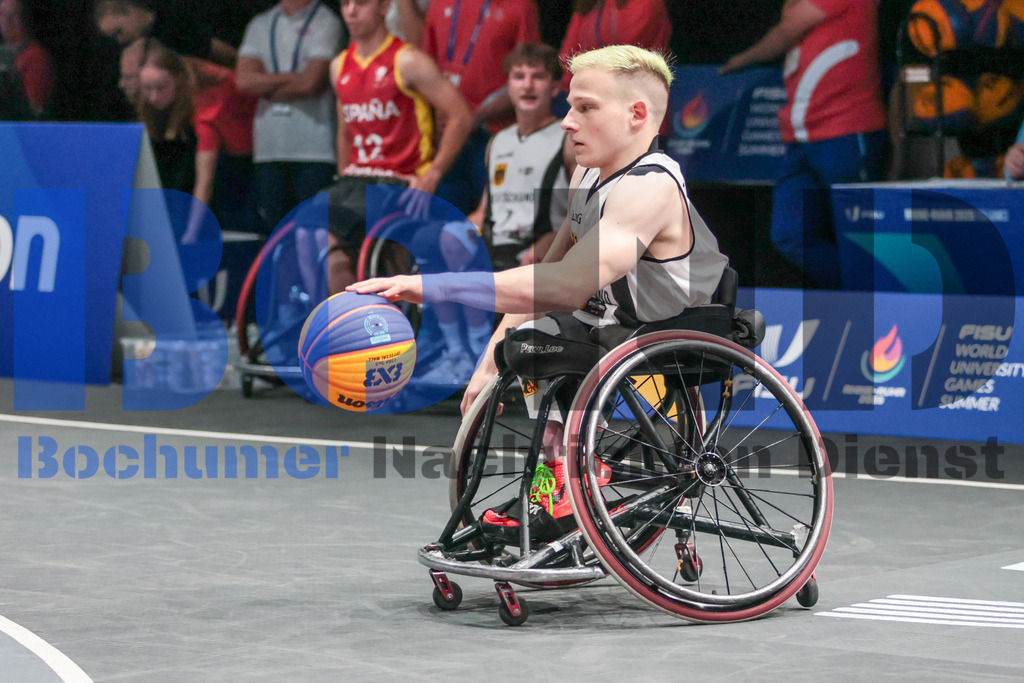 SES_TTG3X320250717-78 | bond - Realisiert mit Pictrs.com