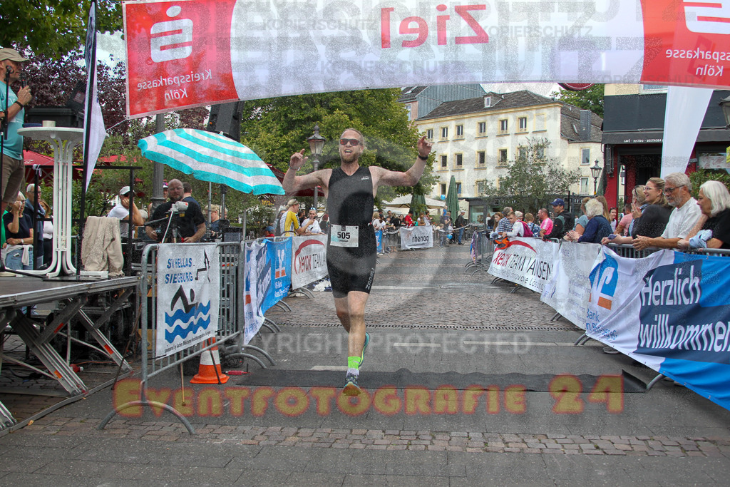 250824_1424_EV4_1695 | Sportfotografie im Rhein-Sieg Kreis, Köln, Bonn, NRW, Rheinland Pfalz, Hessen, etc. Unser Tätigkeitsfeld umfasst den Laufsport vom Volkslauf über den Marathon, Duathlon, Triathon bis zum Ultralauf wie Kölnpfad Ultra oder Schindertrail.