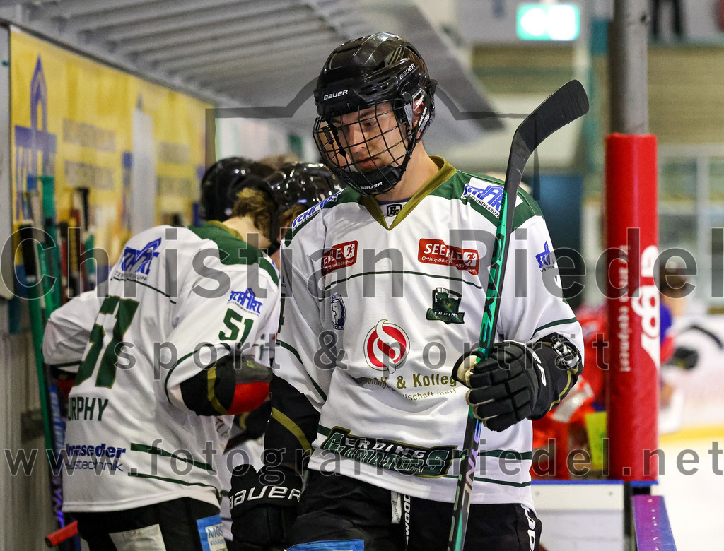 2022-09-09_005_TSV_Erding_gegen_Deggendorfer_SC | Erding, Deutschland, 09.09.2022:
Eishockey, Bayernliga 2022 / 2023, Testspiel, TSV Erding gegen Deggendorfer SC, Endergebnis: 2:5

Simon Franz (Erding Gladiators, #4)

Foto: Christian Riedel / fotografie-riedel.net
