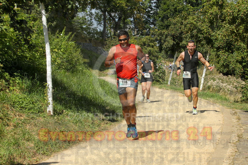250824_1233_EX1_9734 | Sportfotografie im Rhein-Sieg Kreis, Köln, Bonn, NRW, Rheinland Pfalz, Hessen, etc. Unser Tätigkeitsfeld umfasst den Laufsport vom Volkslauf über den Marathon, Duathlon, Triathon bis zum Ultralauf wie Kölnpfad Ultra oder Schindertrail.