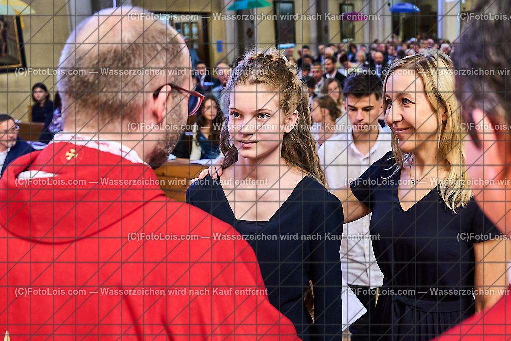 ALP1178_PfarrFirmung Wieselburg_Firmvorgang | (C)FotoLois.com, Alois Spandl, Firmung in der Pfarrkirche Wieselburg mit Generalvikar Dr. Christoph Weiss, Dechant Pfarrer Daniel Kostrzycki und Monignore Franz Dammerer, Sa 15. Juni 2024.