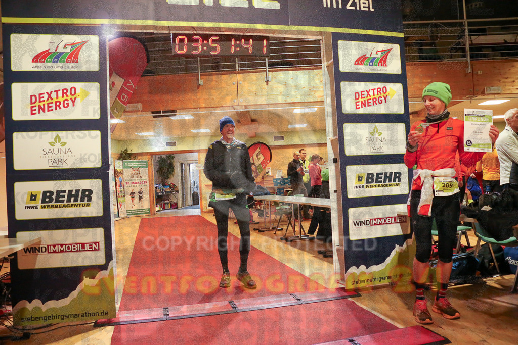 241208_1254_EX1_8061 | Sportfotografie im Rhein-Sieg Kreis, Köln, Bonn, NRW, Rheinland Pfalz, Hessen, etc. Unser Tätigkeitsfeld umfasst den Laufsport vom Volkslauf über den Marathon, Duathlon, Triathon bis zum Ultralauf wie Kölnpfad Ultra oder Schindertrail.