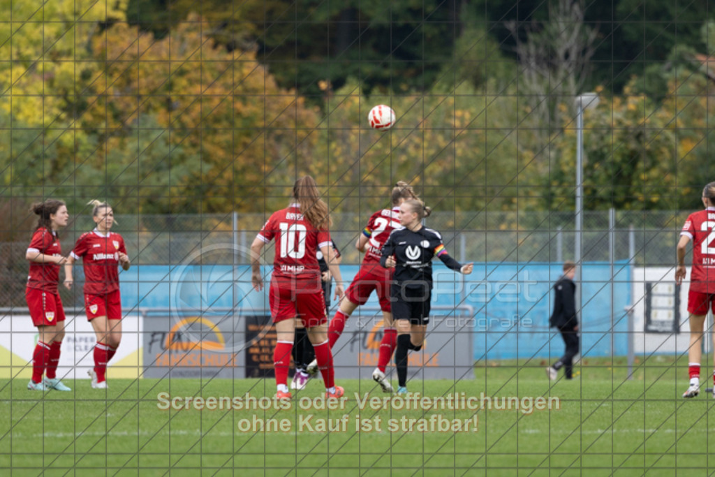 20251012_140607_0720 | #,1.FC Donzdorf (schwarz) vs. VfB Stuttgart II (rot), Fussball, Frauen-Verbandsliga Württemberg, 05. Spieltag, Saison 2025/2026, Rasenplatz Lautertal Stadion, Süßener Straße 16, 73072 Donzdorf, 12.10.2025 - 13:00 Uhr,Foto: PhotoPeet-Sportfotografie/Peter Harich